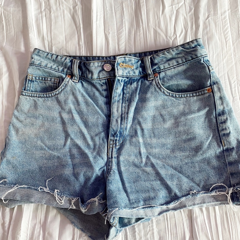 Cute jean shorts for summer Size US 6